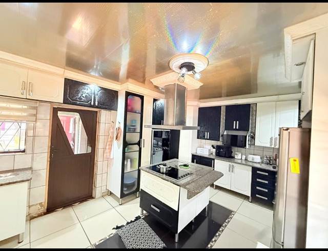 3 BEDROOM HOUSE FOR SALE IN VANDERBIJLPARK CW 5
